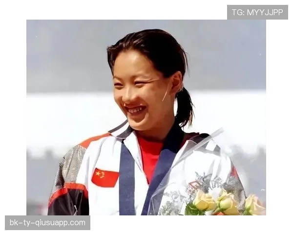 伏明霞跳水拿金牌那会儿，家里还在为她省训练费吃咸菜呢